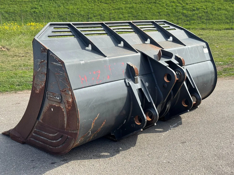 Doosan 230104-01475 DL 550-3 Rock Bucket - Graafbak voor Bouwmachine: afbeelding 2 Doosan 230104-01475 DL 550-3 Rock Bucket - Graafbak voor Bouwmachine: afbeelding 2