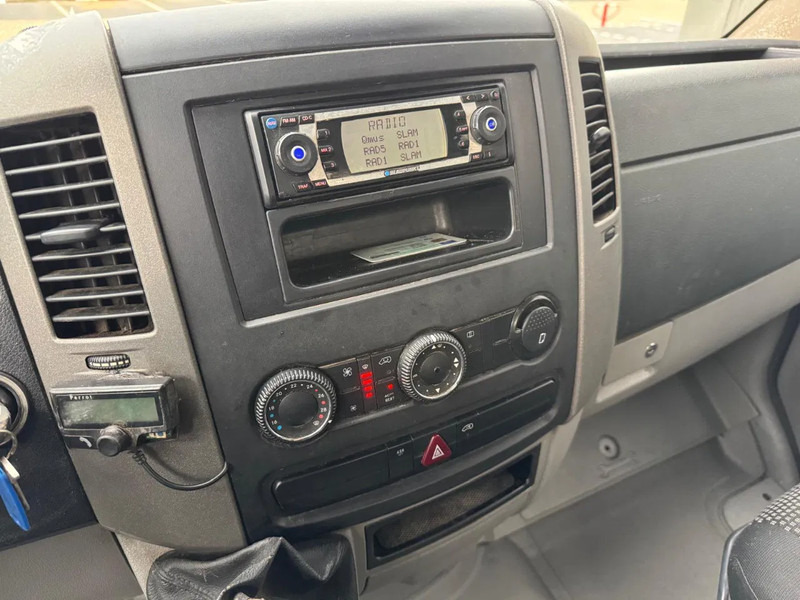 Bestelwagen open laadbak Mercedes-Benz Sprinter 311 311 CDI 2.2 pick-up bakwagen: afbeelding 13 Bestelwagen open laadbak Mercedes-Benz Sprinter 311 311 CDI 2.2 pick-up bakwagen: afbeelding 13