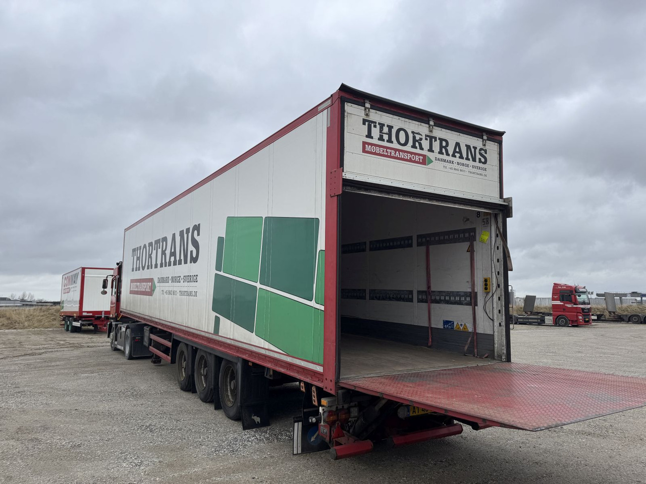 SCHMITZ Cargobull SCB*S3B - Gesloten oplegger: afbeelding 3 SCHMITZ Cargobull SCB*S3B - Gesloten oplegger: afbeelding 3