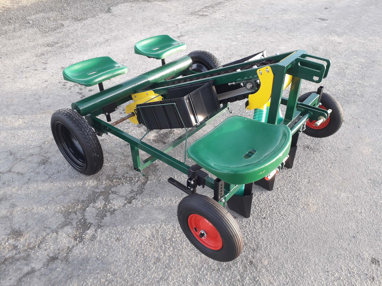 GARMACH Planteuse Ail-Oignon-Echalote MGP - Aardappelpootmachine: afbeelding 3 GARMACH Planteuse Ail-Oignon-Echalote MGP - Aardappelpootmachine: afbeelding 3