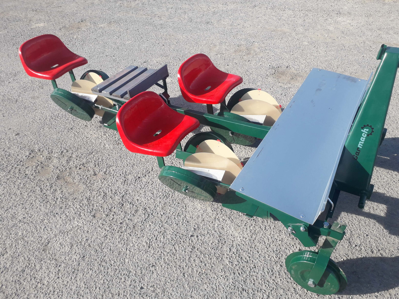 GARMACH Transplanteur à Mini-Mottes 3 rangs - Aardappelpootmachine: afbeelding 1 GARMACH Transplanteur à Mini-Mottes 3 rangs - Aardappelpootmachine: afbeelding 1