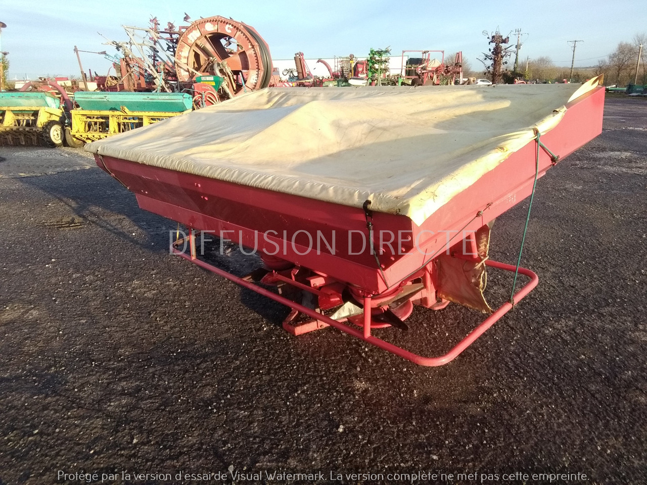 LELY DISTRIBUTEUR D'ENGRAIS CENTERMATIC PESEE - Kunstmeststrooier: afbeelding 3 LELY DISTRIBUTEUR D'ENGRAIS CENTERMATIC PESEE - Kunstmeststrooier: afbeelding 3