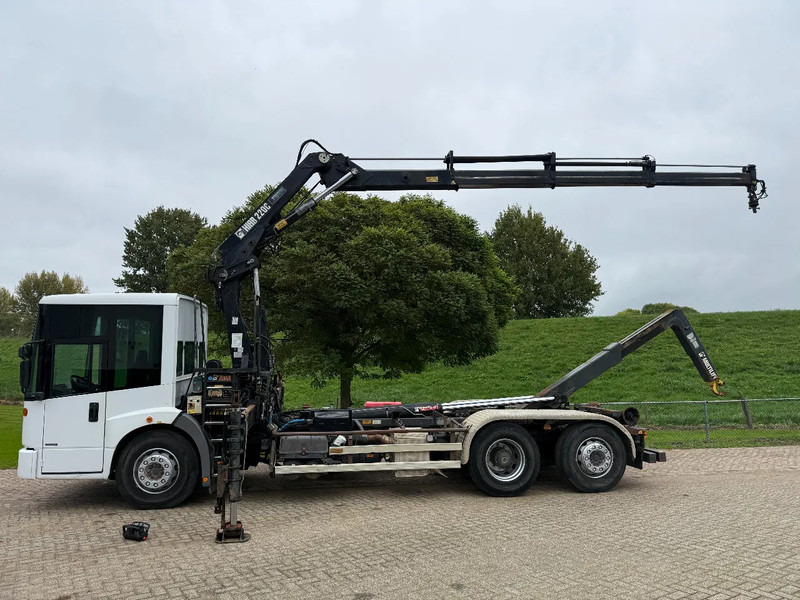 Mercedes-Benz Econic Hiab 220-Hooklift-6x2-Remote - Kraanwagen: afbeelding 2 Mercedes-Benz Econic Hiab 220-Hooklift-6x2-Remote - Kraanwagen: afbeelding 2