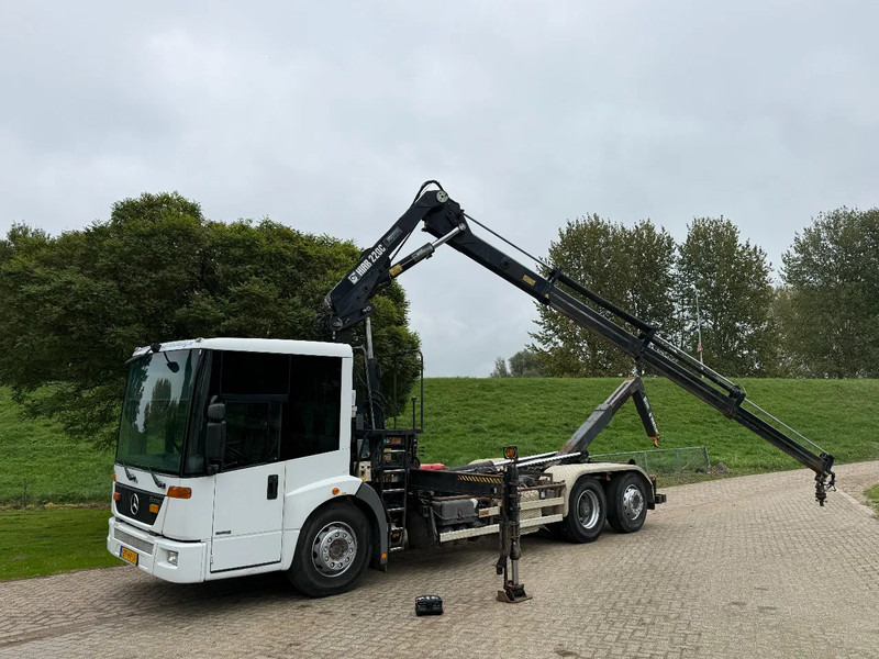 Mercedes-Benz Econic Hiab 220-Hooklift-6x2-Remote - Kraanwagen: afbeelding 4 Mercedes-Benz Econic Hiab 220-Hooklift-6x2-Remote - Kraanwagen: afbeelding 4