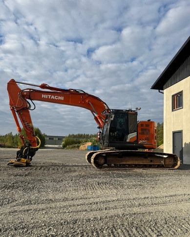 HitachiZX225USLC-7 + Engcon - Rupsgraafmachine: afbeelding 2 HitachiZX225USLC-7 + Engcon - Rupsgraafmachine: afbeelding 2