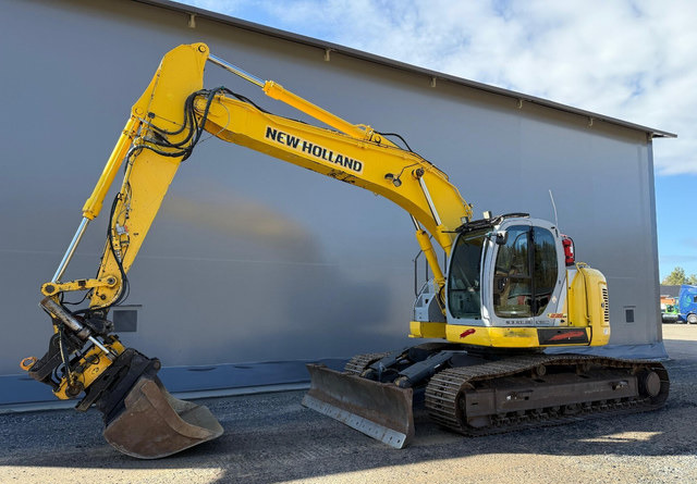 New HollandE235SR - Rupsgraafmachine: afbeelding 1 New HollandE235SR - Rupsgraafmachine: afbeelding 1