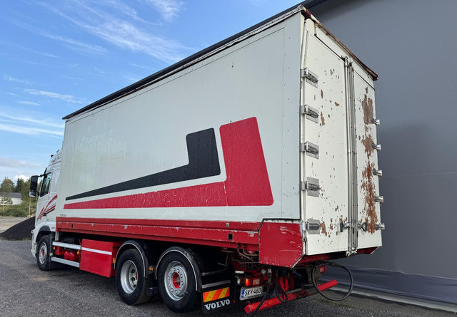 VolvoFH13 500 6x2 Ketjupurku + Rahtikaappi - Kipper vrachtwagen: afbeelding 3 VolvoFH13 500 6x2 Ketjupurku + Rahtikaappi - Kipper vrachtwagen: afbeelding 3