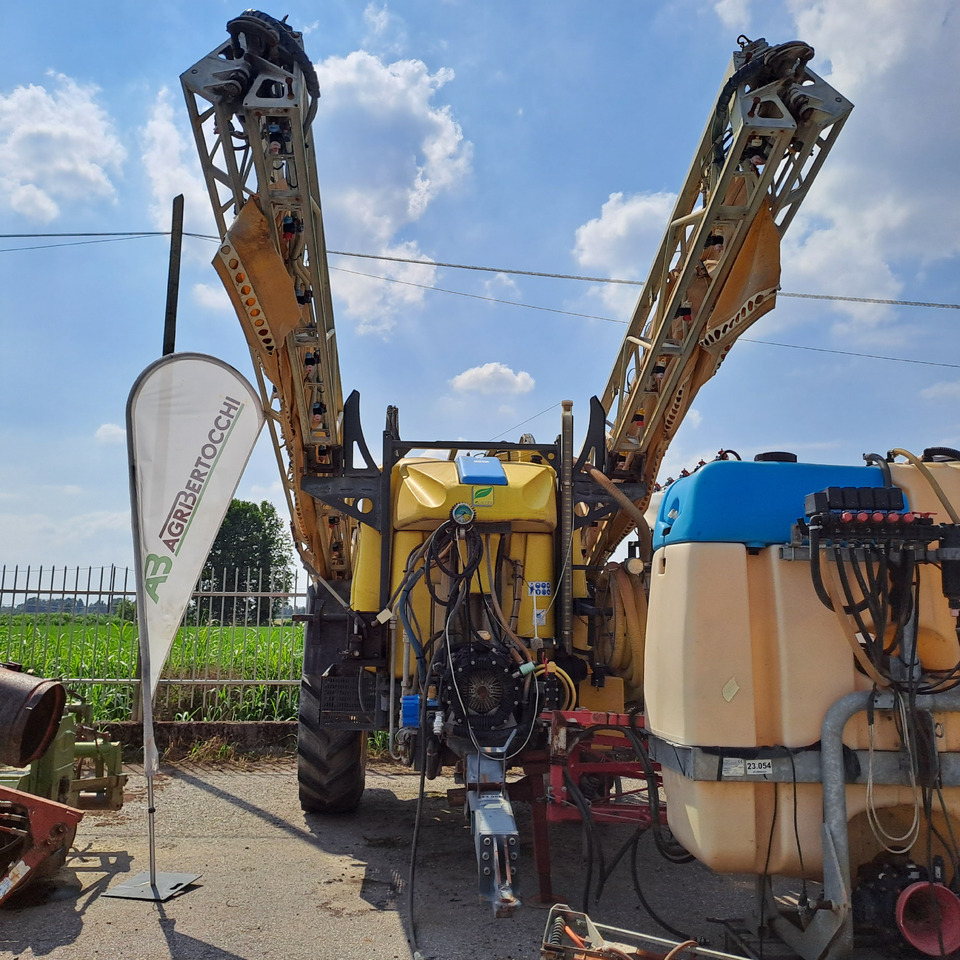 CAFFINI EUROTECH 3200L - Getrokken veldspuit: afbeelding 3 CAFFINI EUROTECH 3200L - Getrokken veldspuit: afbeelding 3