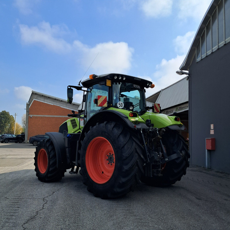 CLAAS AXION 810 - Tractor: afbeelding 2 CLAAS AXION 810 - Tractor: afbeelding 2
