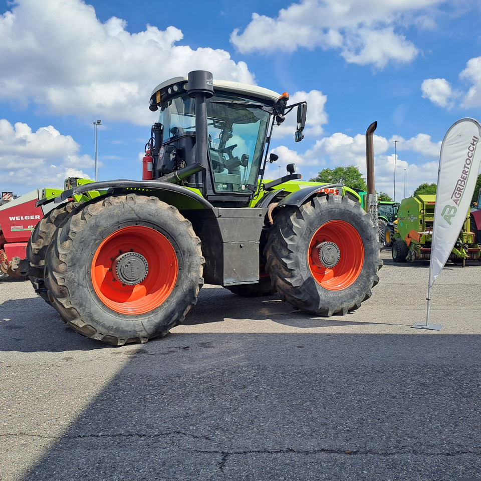 CLAAS XERION 3800 TRAC - Tractor: afbeelding 2 CLAAS XERION 3800 TRAC - Tractor: afbeelding 2