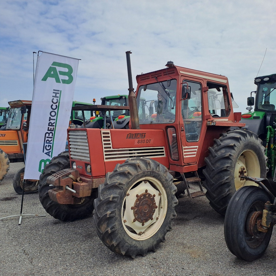 FIAT 880 DT - Tractor: afbeelding 1 FIAT 880 DT - Tractor: afbeelding 1