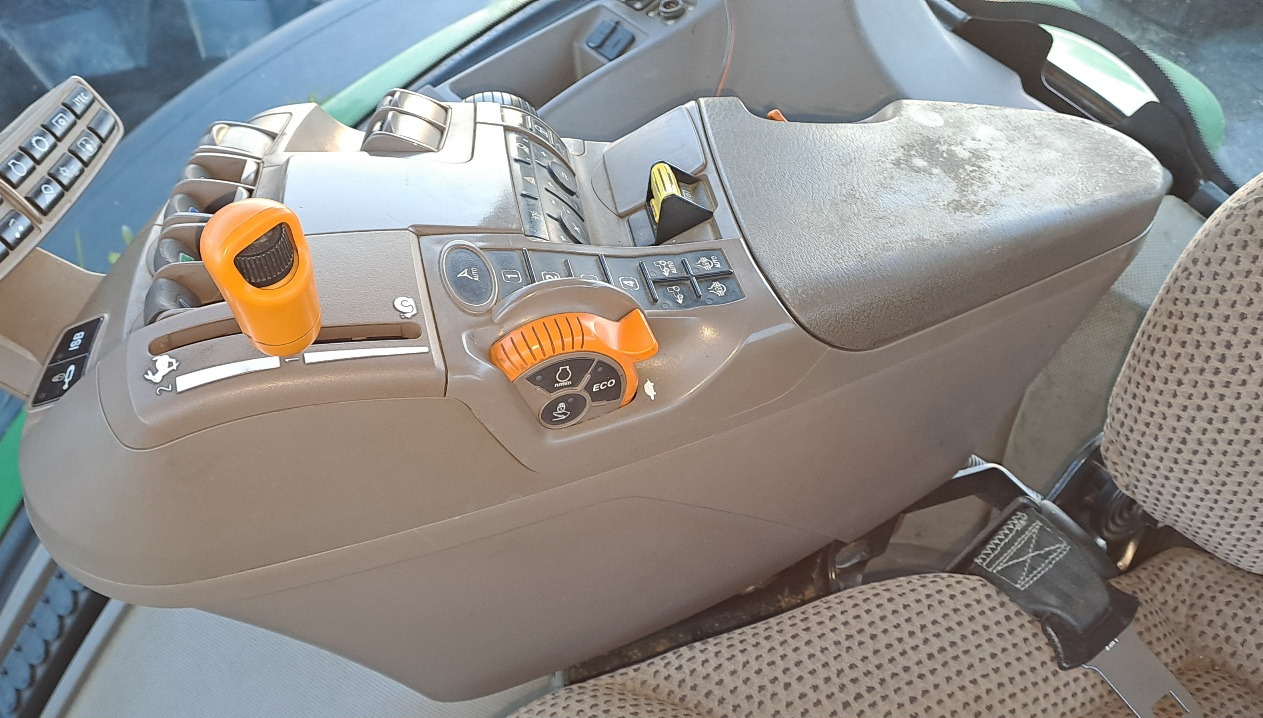 Tractor JOHN DEERE 7230R: afbeelding 6