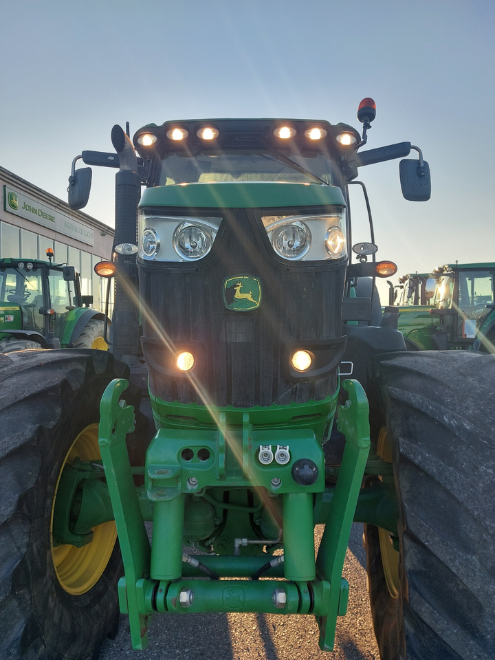JOHN DEEREE 6210R - Tractor: afbeelding 4 JOHN DEEREE 6210R - Tractor: afbeelding 4