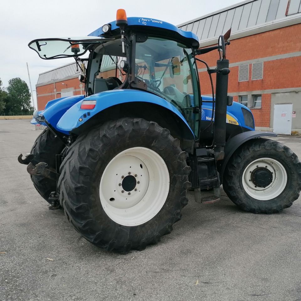 NEW HOLLAND 6090 - Tractor: afbeelding 1 NEW HOLLAND 6090 - Tractor: afbeelding 1