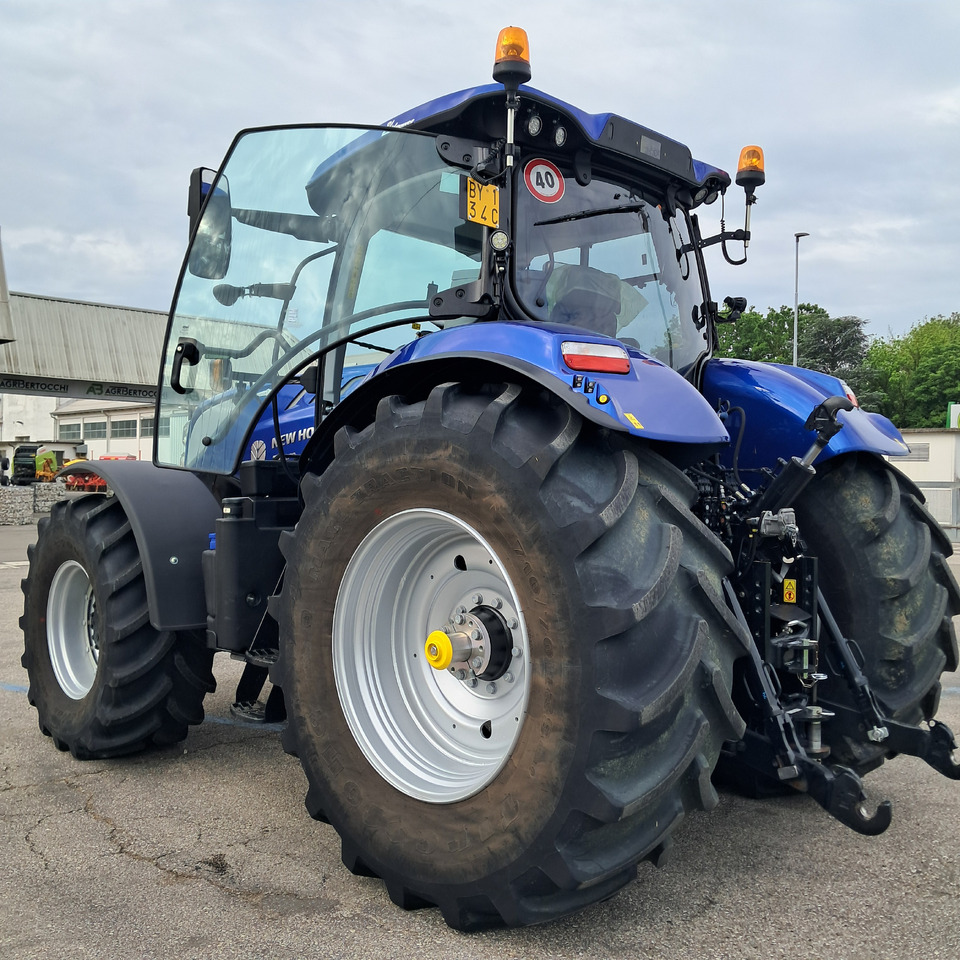 NEW HOLLAND T7 270 - Tractor: afbeelding 2 NEW HOLLAND T7 270 - Tractor: afbeelding 2