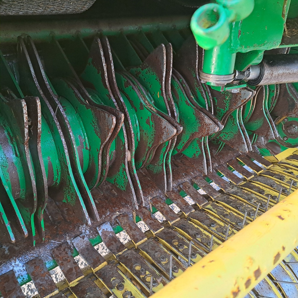 ROTOPRESSA JOHN DEERE 592 - Ronde balenpers: afbeelding 4 ROTOPRESSA JOHN DEERE 592 - Ronde balenpers: afbeelding 4