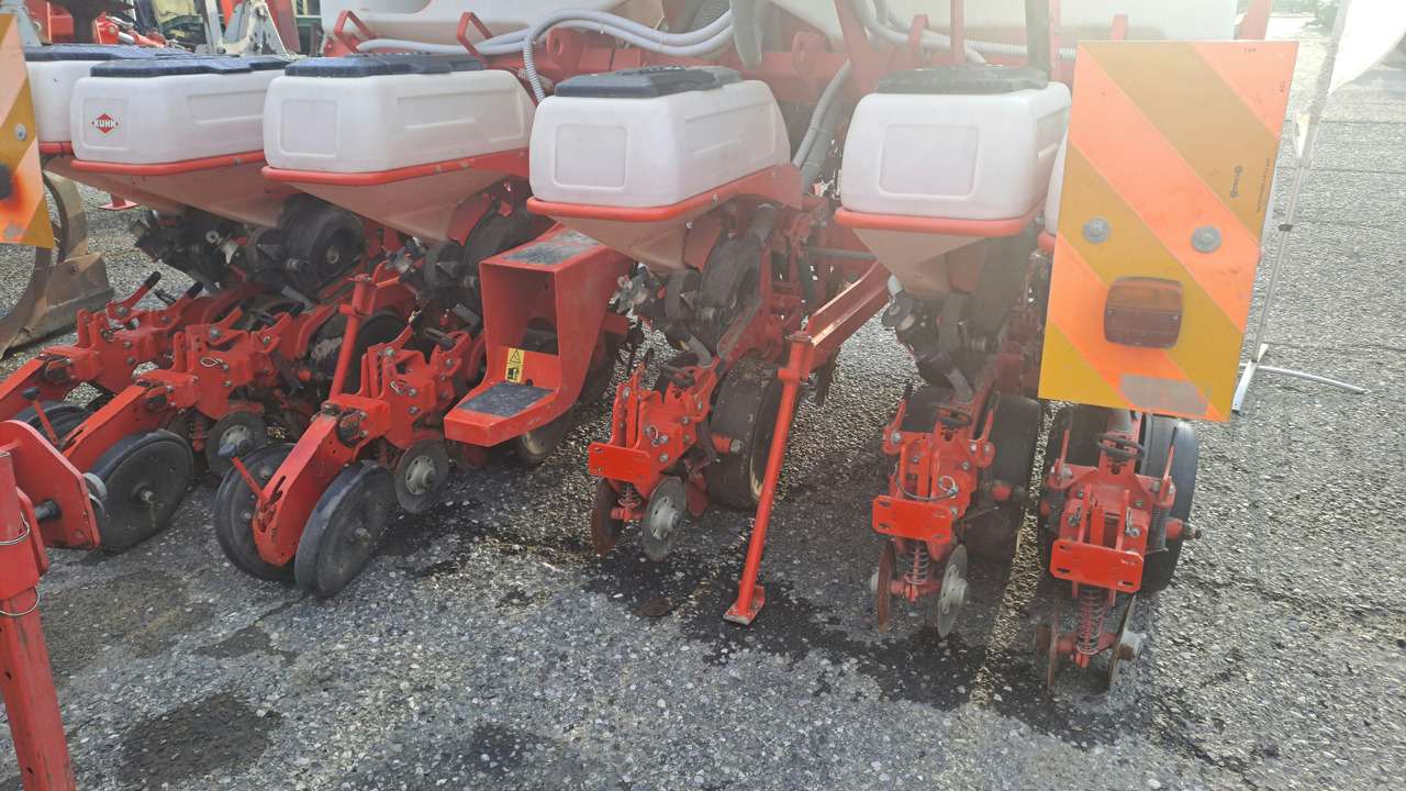 SEMINATRICE DI PRECISIONE KUHN MAXIMA 2 TD - Precisiezaaimachine: afbeelding 4 SEMINATRICE DI PRECISIONE KUHN MAXIMA 2 TD - Precisiezaaimachine: afbeelding 4