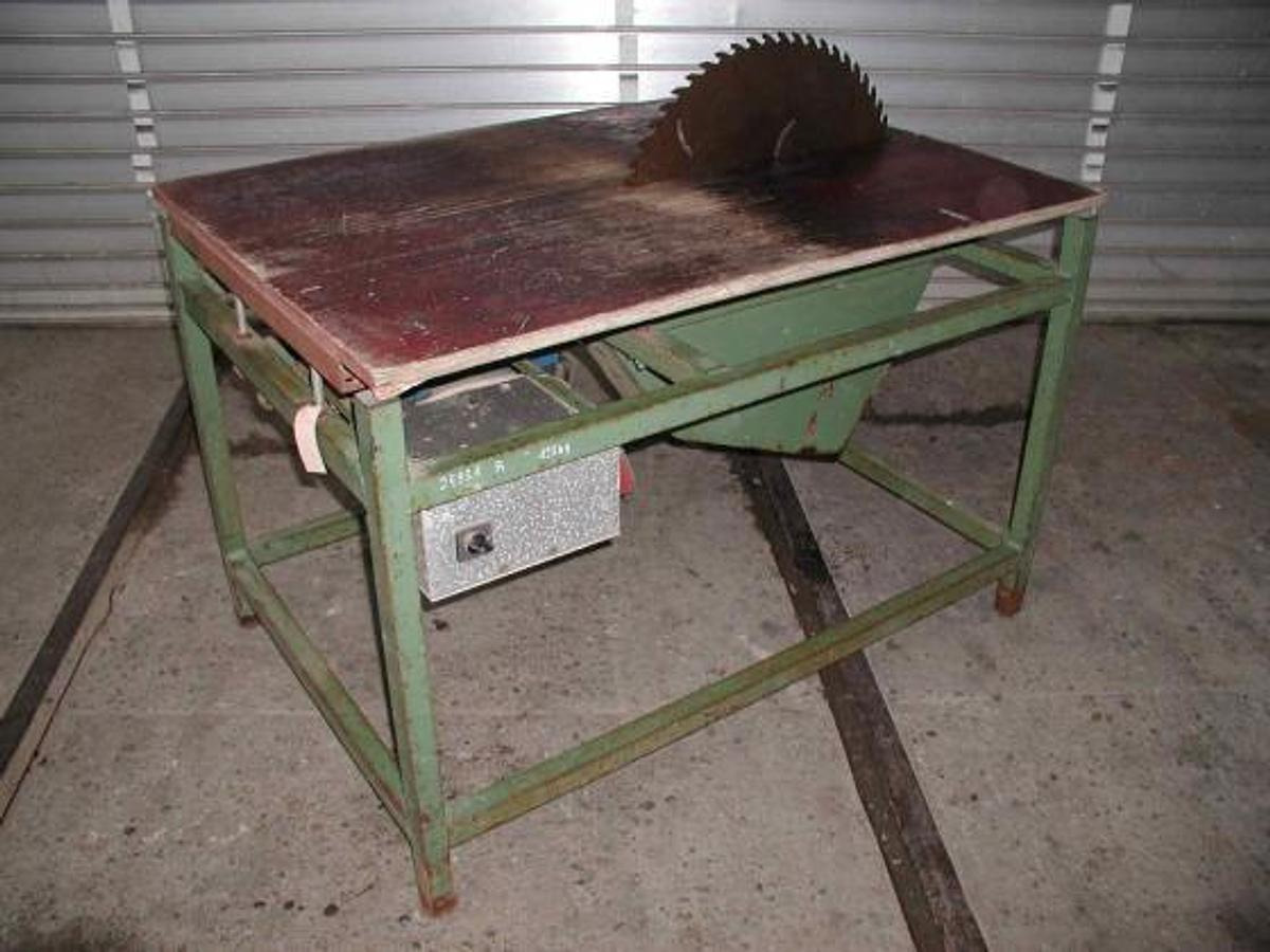 Brennholz-Kreissäge EIGENBAU - Houtbewerkingsmachine: afbeelding 1 Brennholz-Kreissäge EIGENBAU - Houtbewerkingsmachine: afbeelding 1