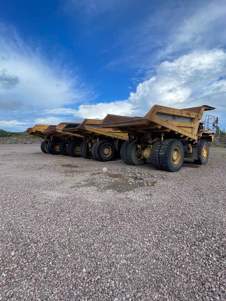 Komatsu HD 465-7E0, 2x HD 405-6, total 3 pcs - Zelfrijdende kiepwagen: afbeelding 2 Komatsu HD 465-7E0, 2x HD 405-6, total 3 pcs - Zelfrijdende kiepwagen: afbeelding 2