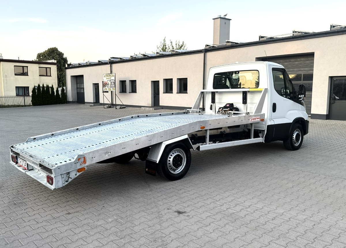 Iveco Daily 3.0 160KM Rok 2022 55 tys km przebiegu AUTOLAWETA Najazd laweta - Autovrachtwagen vrachtwagen: afbeelding 3 Iveco Daily 3.0 160KM Rok 2022 55 tys km przebiegu AUTOLAWETA Najazd laweta - Autovrachtwagen vrachtwagen: afbeelding 3