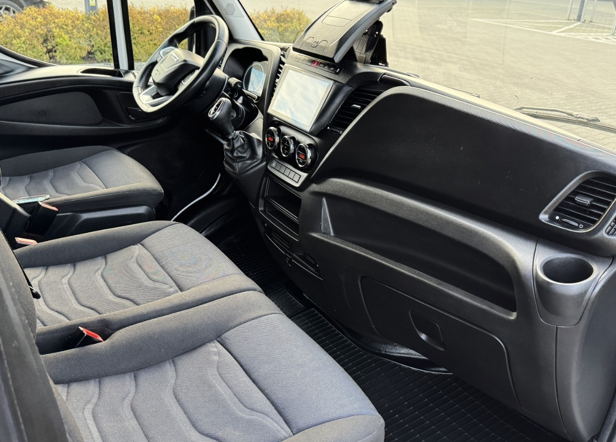 Iveco Daily L4H3 3.0 180KM Hi-matic LED KAMERA Bezwypadkowy Salon PL FV23 - Gesloten bestelwagen: afbeelding 5 Iveco Daily L4H3 3.0 180KM Hi-matic LED KAMERA Bezwypadkowy Salon PL FV23 - Gesloten bestelwagen: afbeelding 5