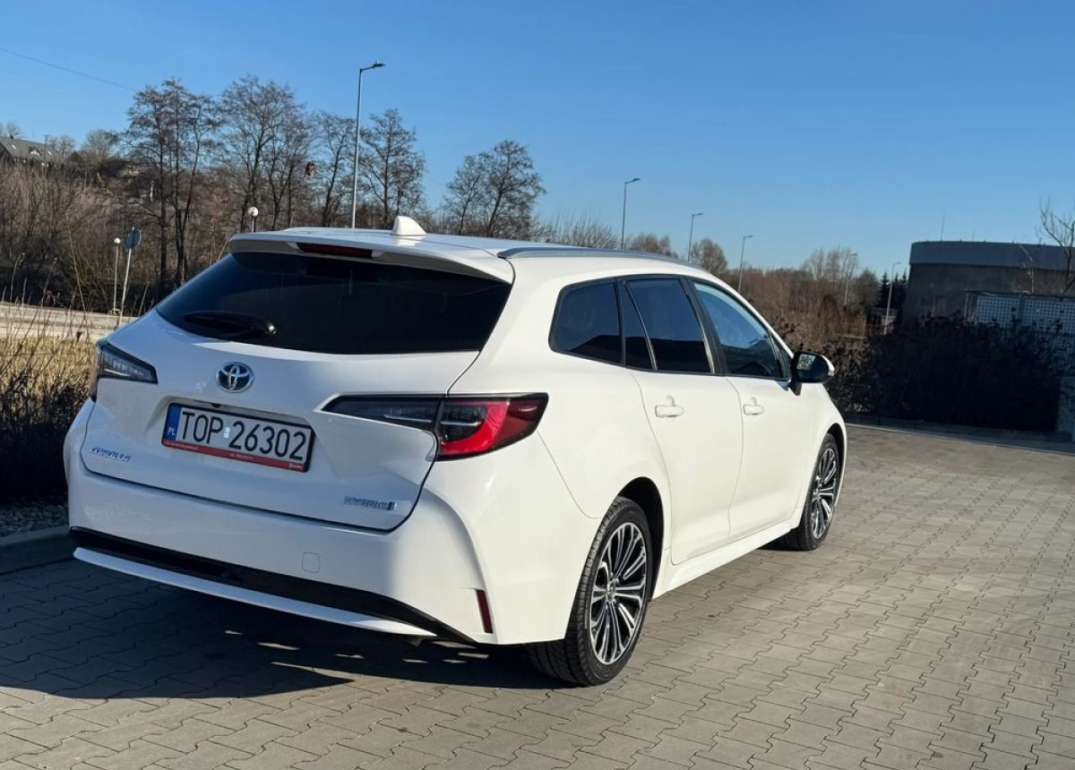 Toyota Corolla 1.8 Hybrid Active Niski przebieg LED FV23 W SUPER STANIE - Bestelwagen met dubbele cabine: afbeelding 2 Toyota Corolla 1.8 Hybrid Active Niski przebieg LED FV23 W SUPER STANIE - Bestelwagen met dubbele cabine: afbeelding 2