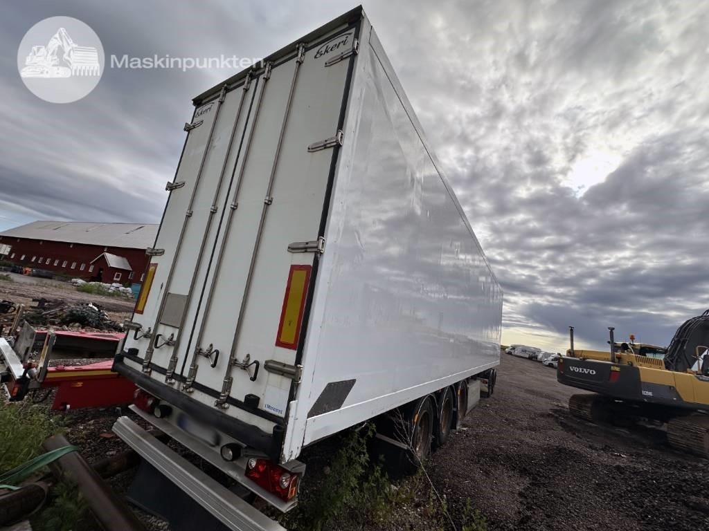 Ekeri T 3 + Krone Dolly - Gesloten oplegger: afbeelding 4 Ekeri T 3 + Krone Dolly - Gesloten oplegger: afbeelding 4