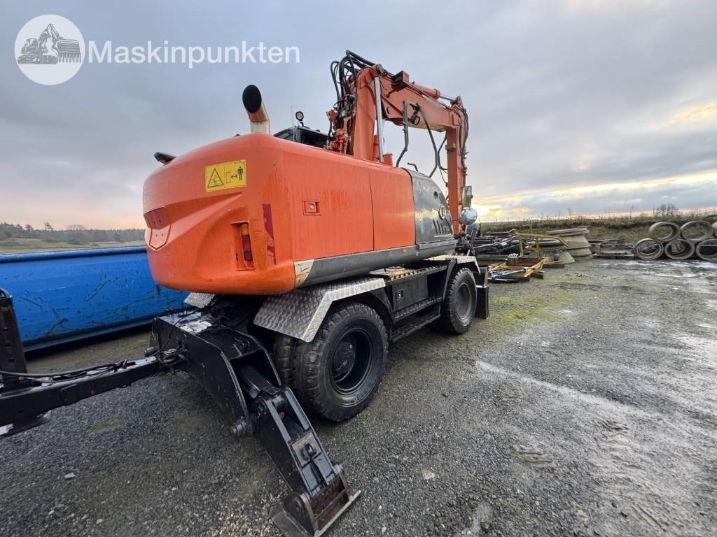 Hitachi ZX 140 W-3 Med vagn och redskap! - Mobiele graafmachine: afbeelding 3 Hitachi ZX 140 W-3 Med vagn och redskap! - Mobiele graafmachine: afbeelding 3