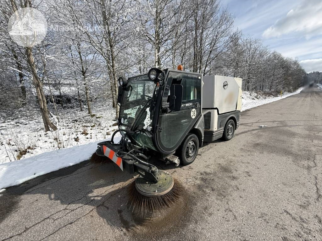 Jungojet 3500 - Veegwagen: afbeelding 1 Jungojet 3500 - Veegwagen: afbeelding 1