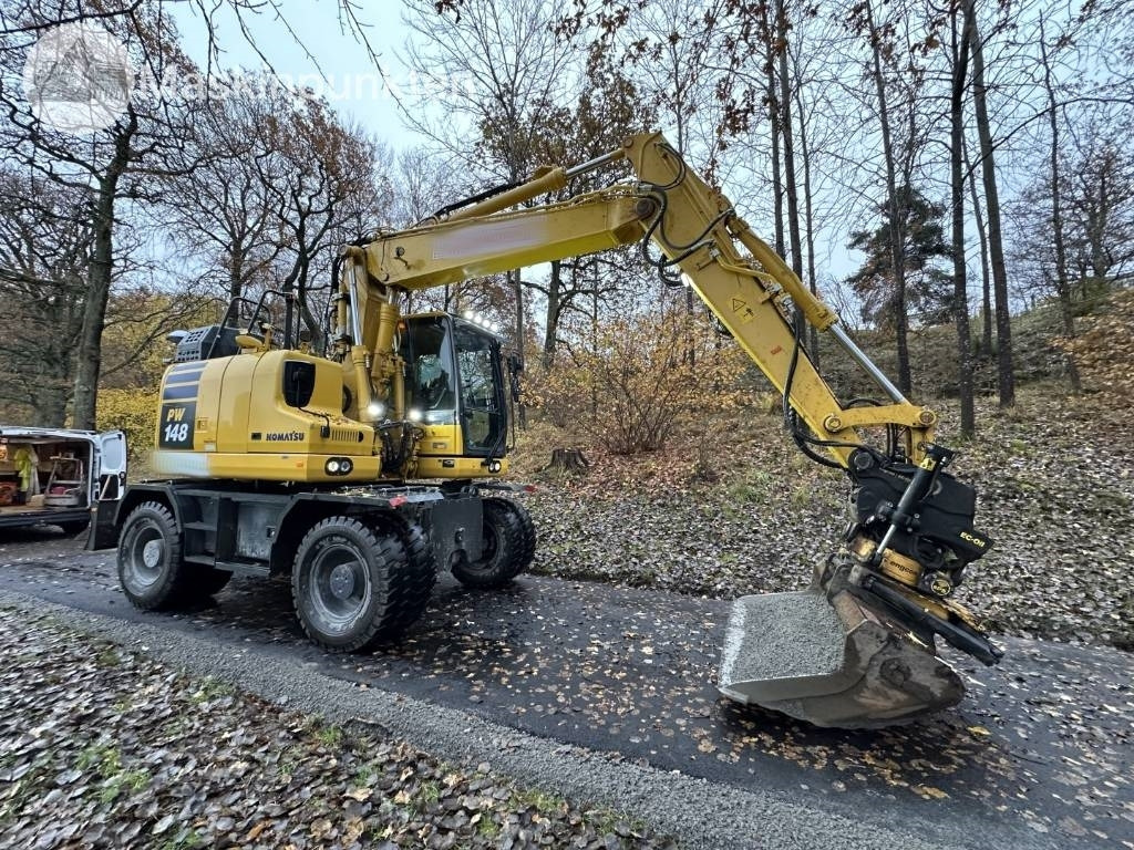 Komatsu PW 148-11 med vagn och redskap - Mobiele graafmachine: afbeelding 4 Komatsu PW 148-11 med vagn och redskap - Mobiele graafmachine: afbeelding 4