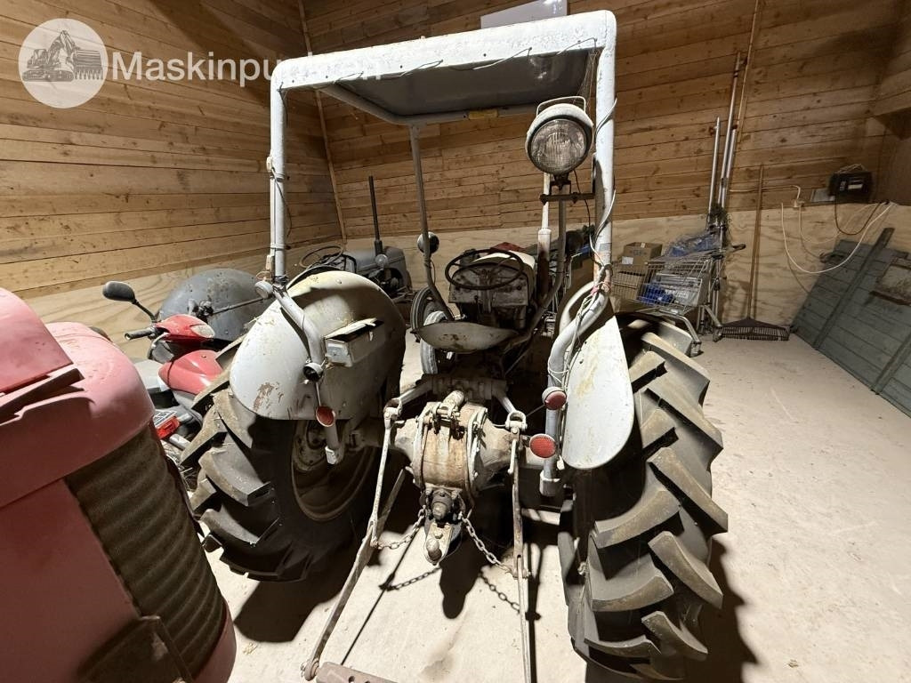 Massey Ferguson TED-20 - Tractor: afbeelding 4 Massey Ferguson TED-20 - Tractor: afbeelding 4