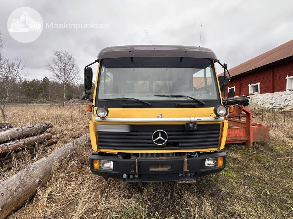 Mercedes-Benz 1117 L - Haakarmsysteem vrachtwagen: afbeelding 3 Mercedes-Benz 1117 L - Haakarmsysteem vrachtwagen: afbeelding 3