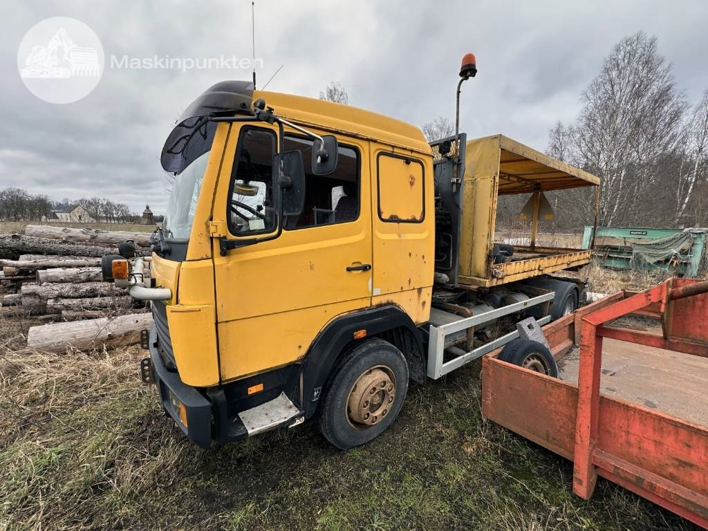 Mercedes-Benz 1117 L - Haakarmsysteem vrachtwagen: afbeelding 2 Mercedes-Benz 1117 L - Haakarmsysteem vrachtwagen: afbeelding 2