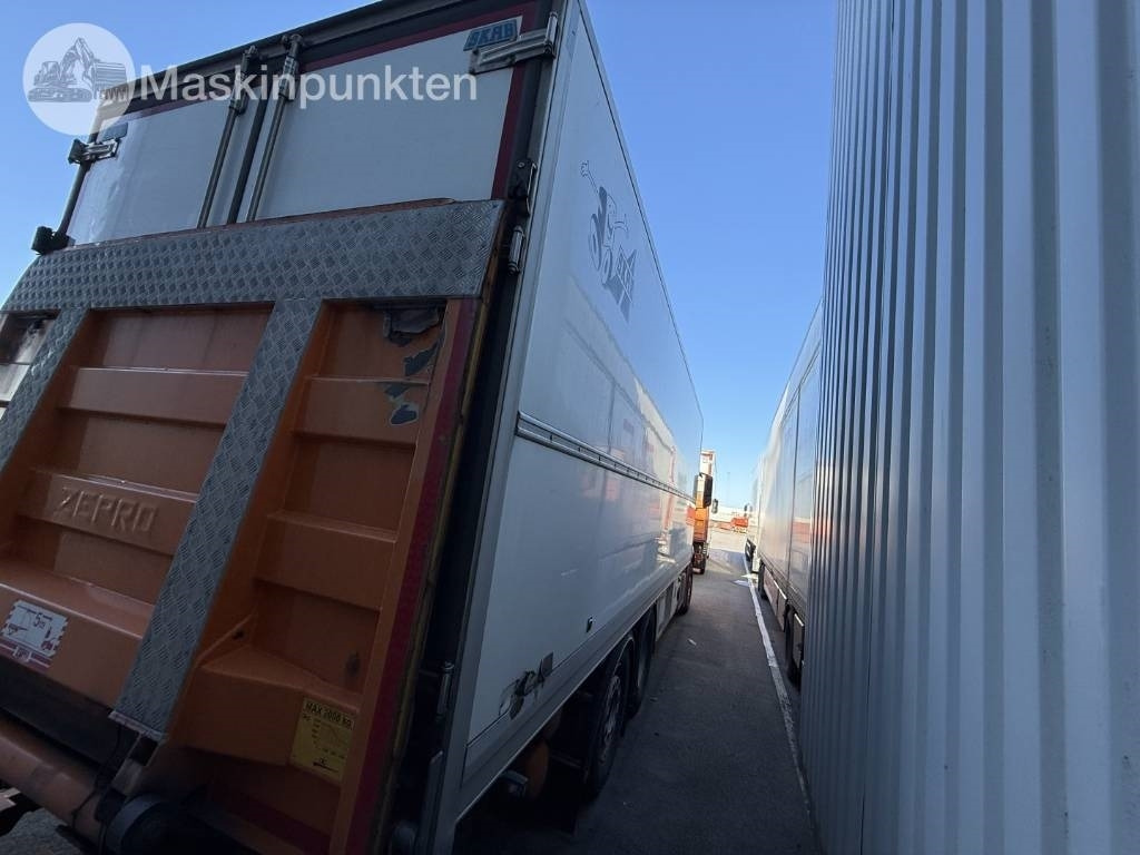 Mercedes-Benz Actros 2551 - Koelwagen vrachtwagen: afbeelding 4 Mercedes-Benz Actros 2551 - Koelwagen vrachtwagen: afbeelding 4