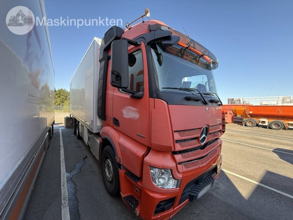 Mercedes-Benz Actros 2551 - Koelwagen vrachtwagen: afbeelding 3 Mercedes-Benz Actros 2551 - Koelwagen vrachtwagen: afbeelding 3