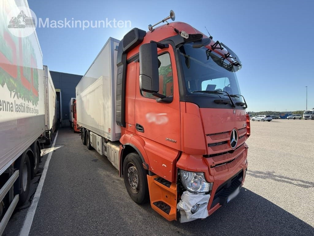 Mercedes-Benz Actros 2551 - Koelwagen vrachtwagen: afbeelding 3 Mercedes-Benz Actros 2551 - Koelwagen vrachtwagen: afbeelding 3