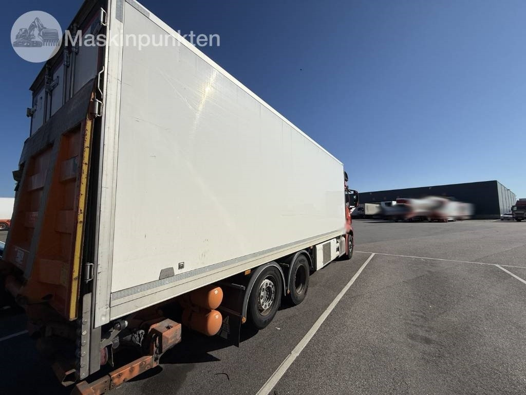 Mercedes-Benz Actros 2551  - Koelwagen vrachtwagen: afbeelding 5 Mercedes-Benz Actros 2551  - Koelwagen vrachtwagen: afbeelding 5