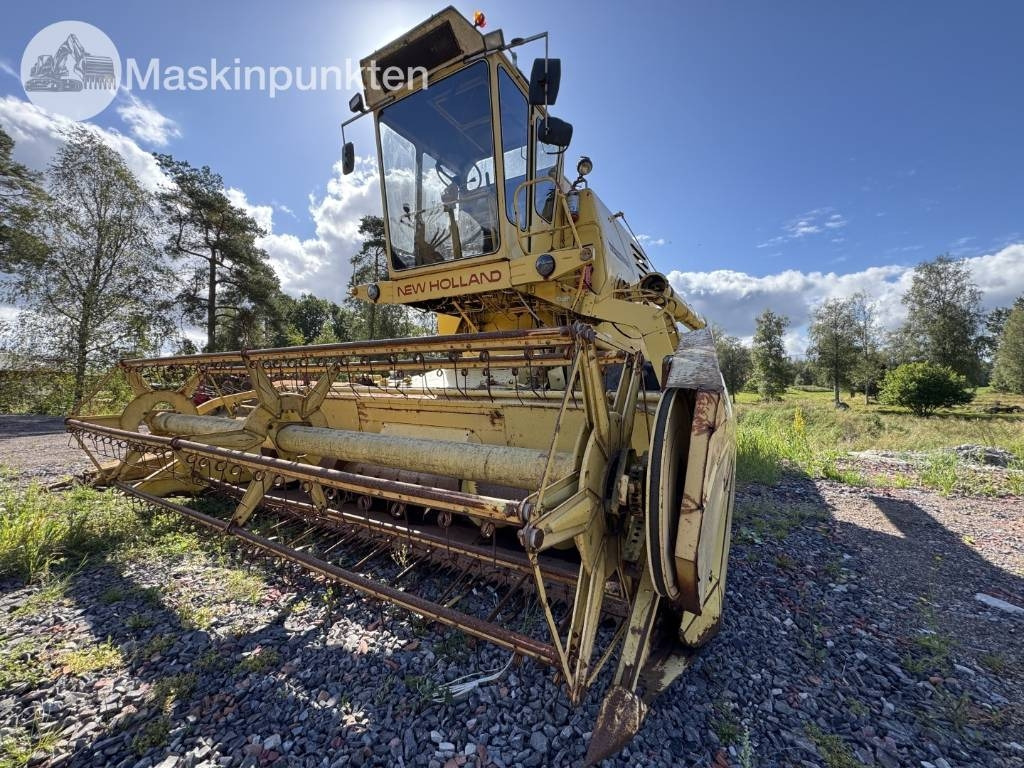 New Holland 1530 - Maaidorser: afbeelding 1 New Holland 1530 - Maaidorser: afbeelding 1