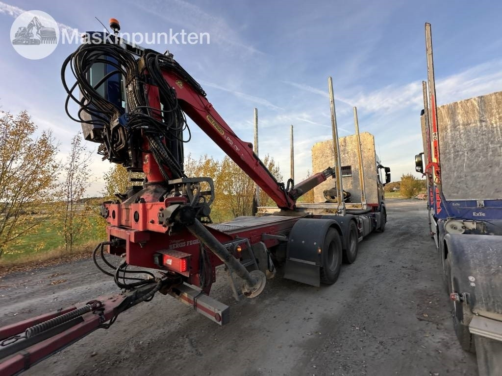 Scania R 580 timmerbil med kran - Houttransport: afbeelding 4 Scania R 580 timmerbil med kran - Houttransport: afbeelding 4