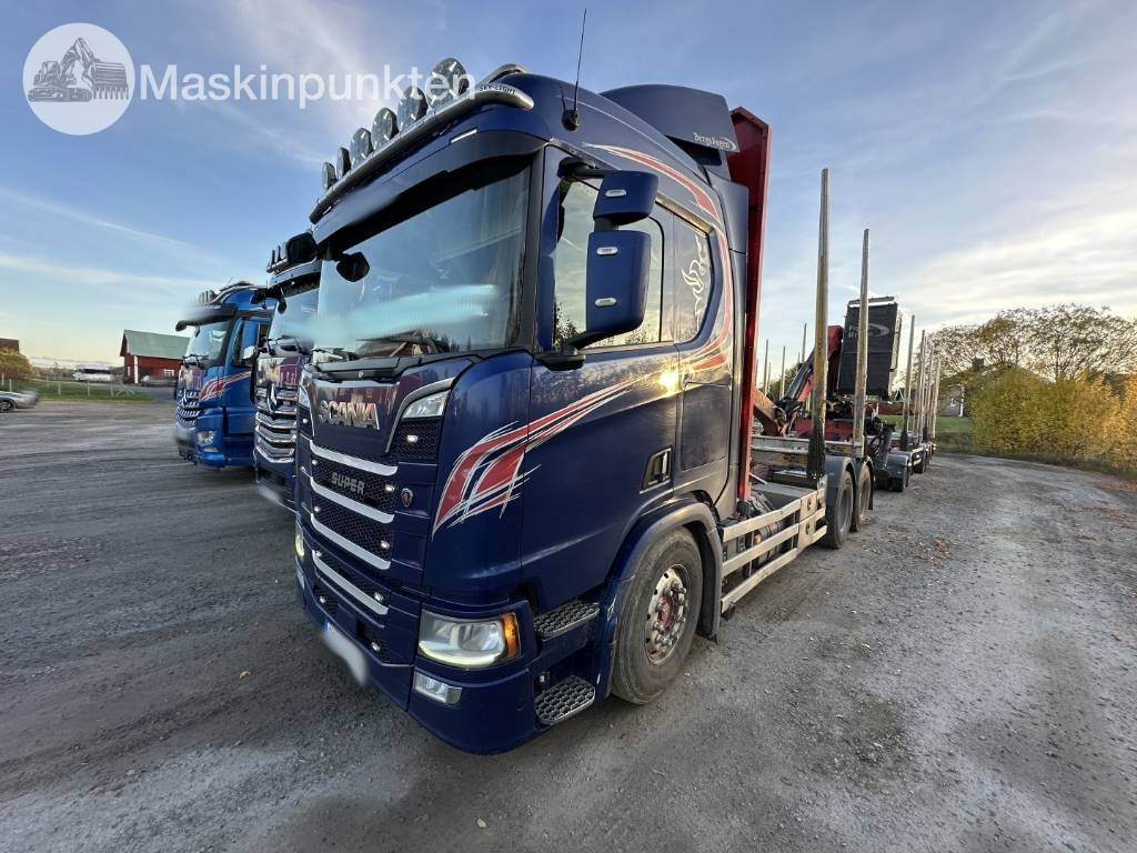 Scania R 580 timmerbil med kran - Houttransport: afbeelding 1 Scania R 580 timmerbil med kran - Houttransport: afbeelding 1