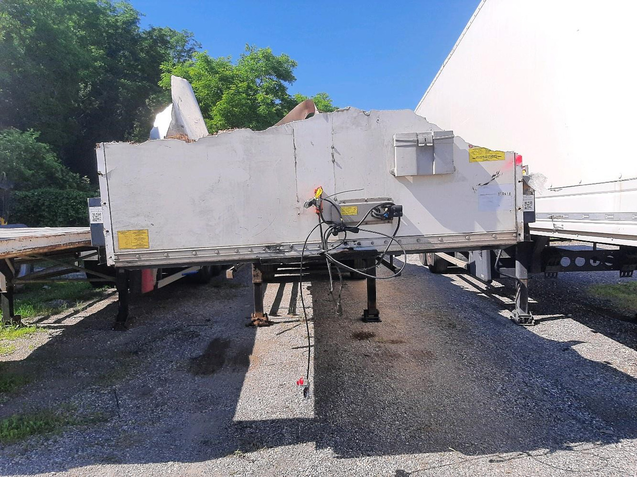 FRUEHAUF 3 ESSIEUX R580 - Open bak met boorden oplegger: afbeelding 2 FRUEHAUF 3 ESSIEUX R580 - Open bak met boorden oplegger: afbeelding 2