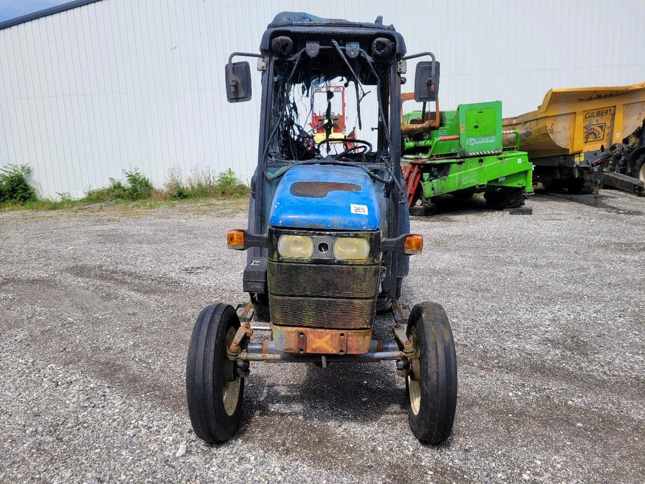 NEW HOLLAND TN75N - Tractor: afbeelding 2 NEW HOLLAND TN75N - Tractor: afbeelding 2