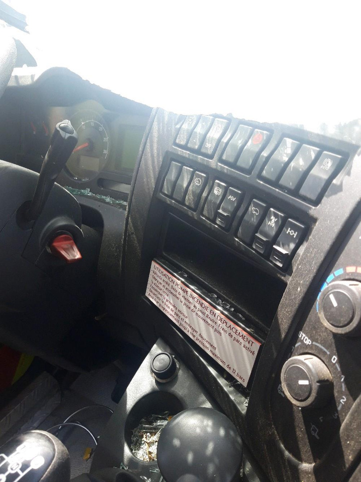 Leasing RENAULT D 4X4 TOUT-TERRAIN INCENDIE RENAULT D 4X4 TOUT-TERRAIN INCENDIE: afbeelding 13