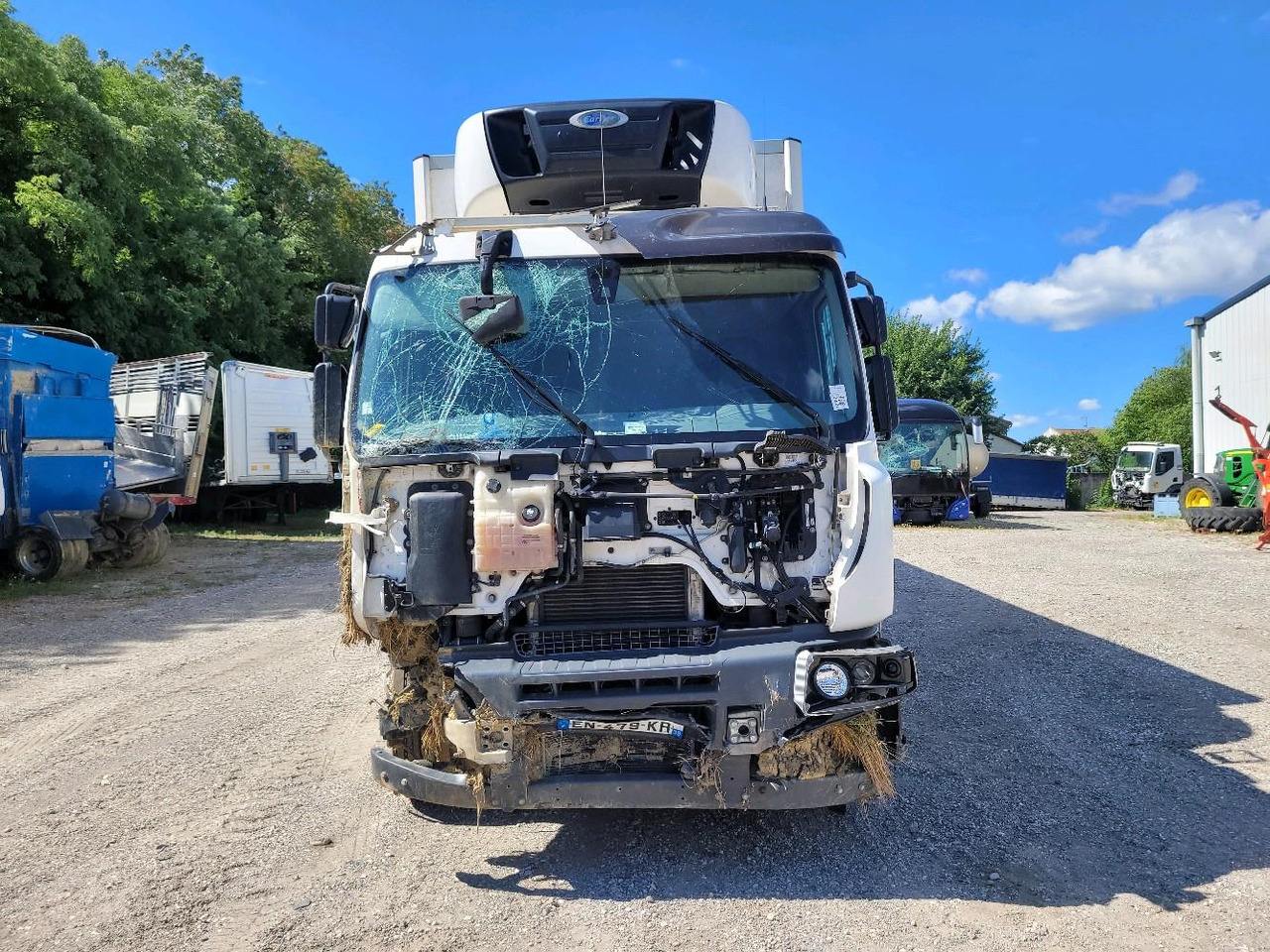 RENAULT D WIDE - Koelwagen vrachtwagen: afbeelding 2 RENAULT D WIDE - Koelwagen vrachtwagen: afbeelding 2