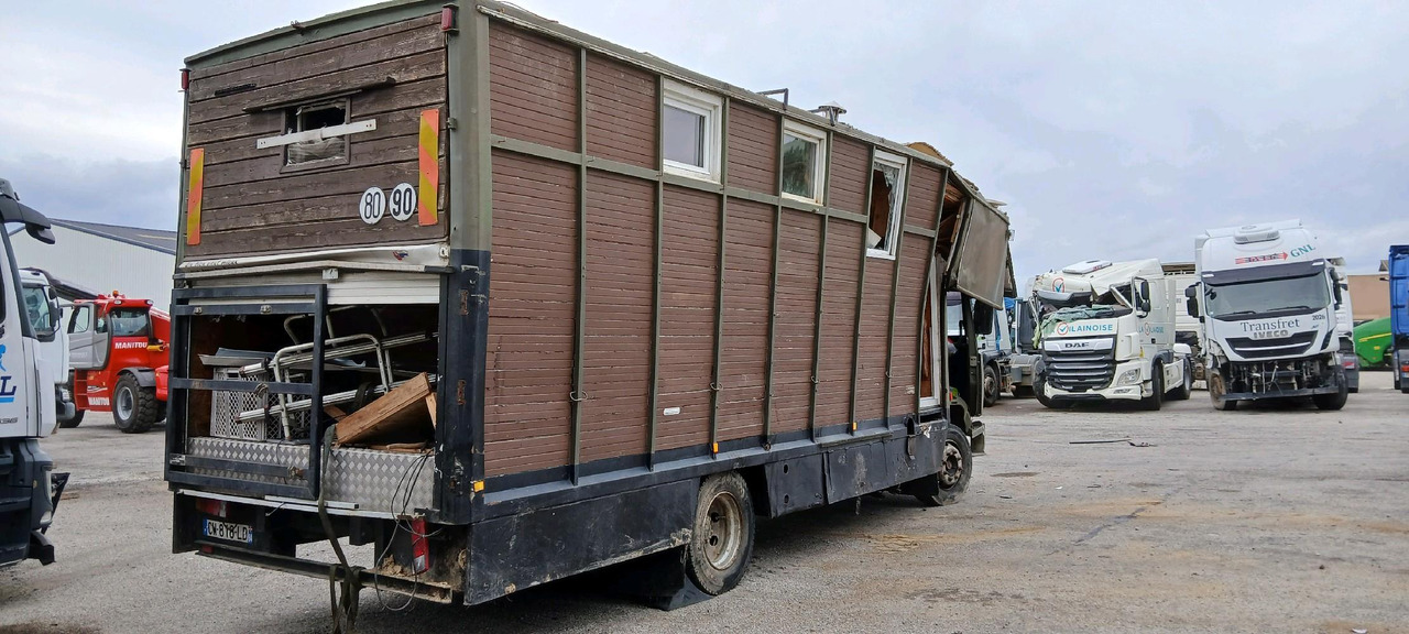 RENAULT M180 PORTEUR BETAILLERE - Paardenvrachtwagen: afbeelding 4 RENAULT M180 PORTEUR BETAILLERE - Paardenvrachtwagen: afbeelding 4