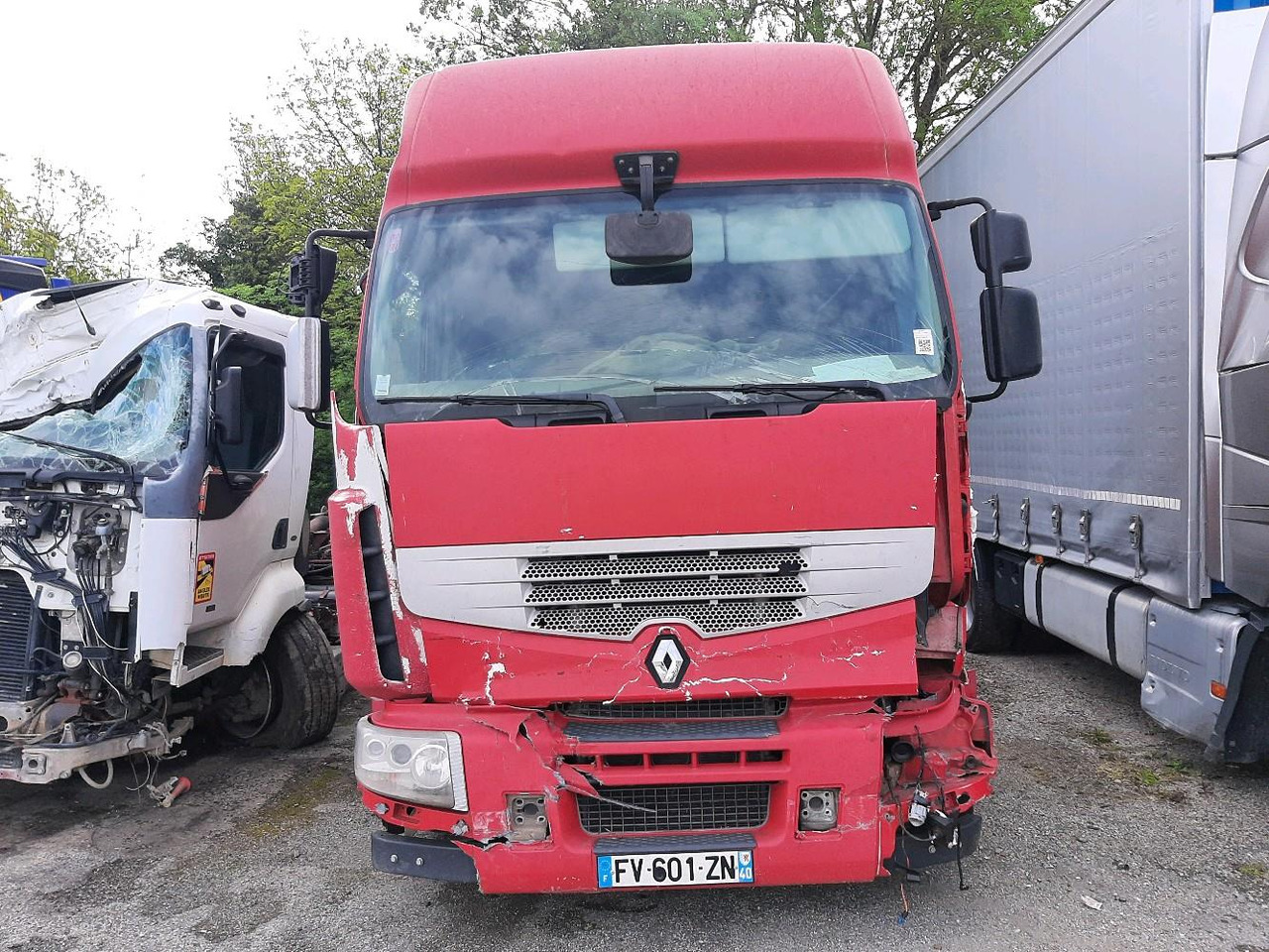 RENAULT PREMIUM 470 PLATEAU - Vrachtwagen met open laadbak: afbeelding 2 RENAULT PREMIUM 470 PLATEAU - Vrachtwagen met open laadbak: afbeelding 2