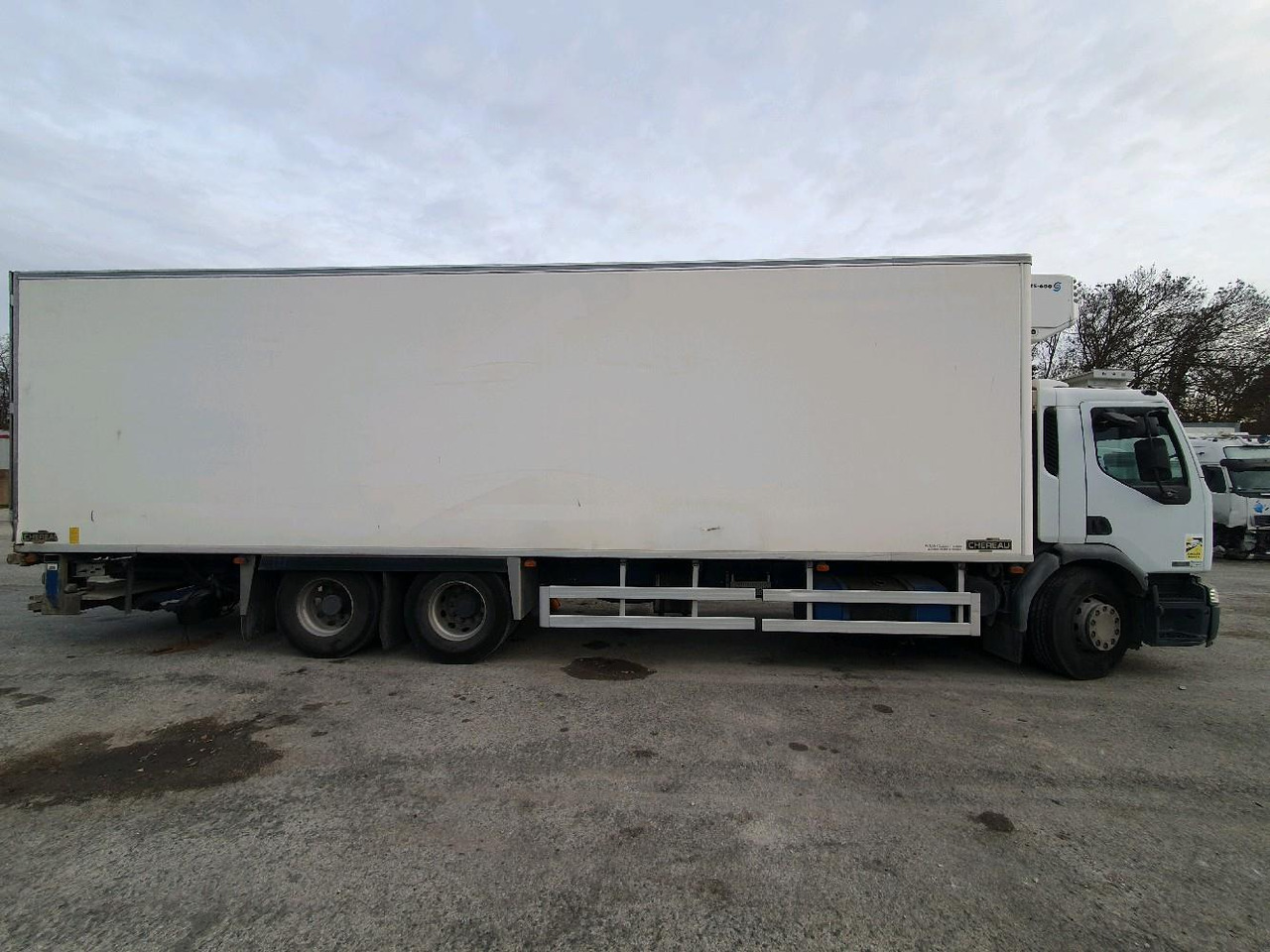 RENAULT PREMIUM - Koelwagen vrachtwagen: afbeelding 3 RENAULT PREMIUM - Koelwagen vrachtwagen: afbeelding 3