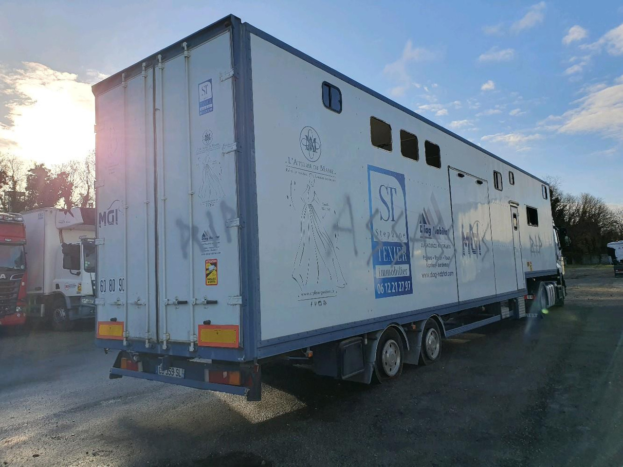 SAMRO SEMI REMORQUE HAB / VAN - Paardenoplegger: afbeelding 4 SAMRO SEMI REMORQUE HAB / VAN - Paardenoplegger: afbeelding 4