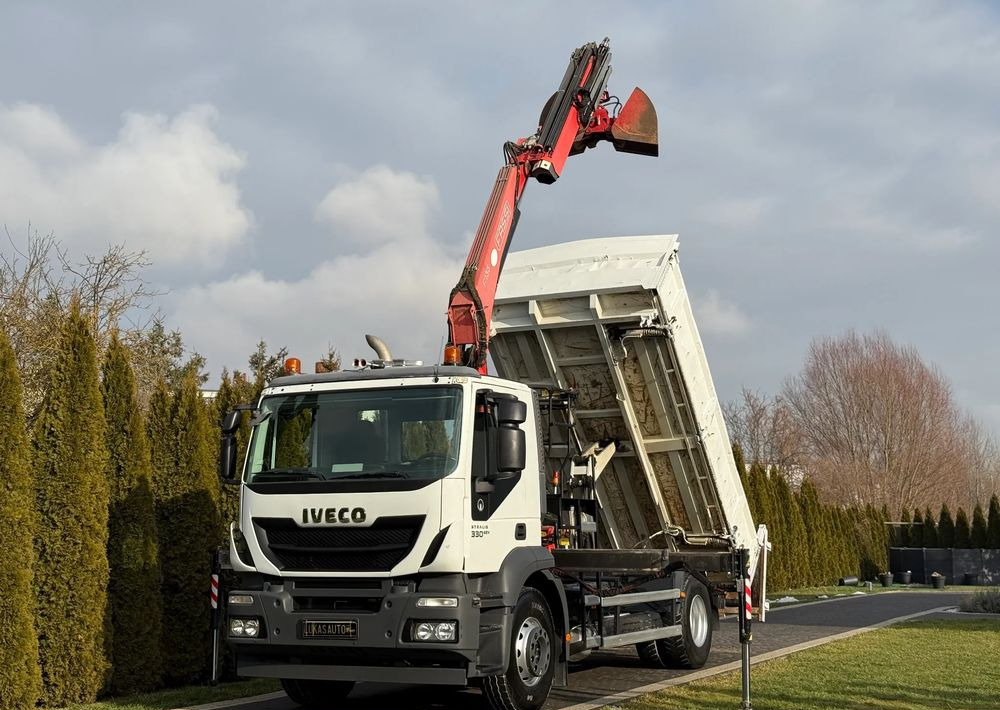 Iveco STRALIS 330 / 4x2 / FASSI F135 / WYWROTKA - Kipper vrachtwagen: afbeelding 1 Iveco STRALIS 330 / 4x2 / FASSI F135 / WYWROTKA - Kipper vrachtwagen: afbeelding 1
