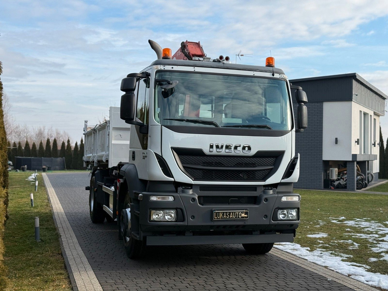 Iveco STRALIS 330 / 4x2/ TIPPER /FASSI F135 - Kraanwagen: afbeelding 2 Iveco STRALIS 330 / 4x2/ TIPPER /FASSI F135 - Kraanwagen: afbeelding 2